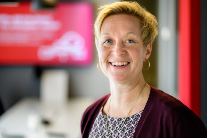 Detta är Camilla Kargus. Hon arbetar på Dialect som är partner till oss på PLAYipp. De är en helhetspartner och säljer såväl Digital signage som PLAYipp Connect - allt för att ni ska bli framgångsrika