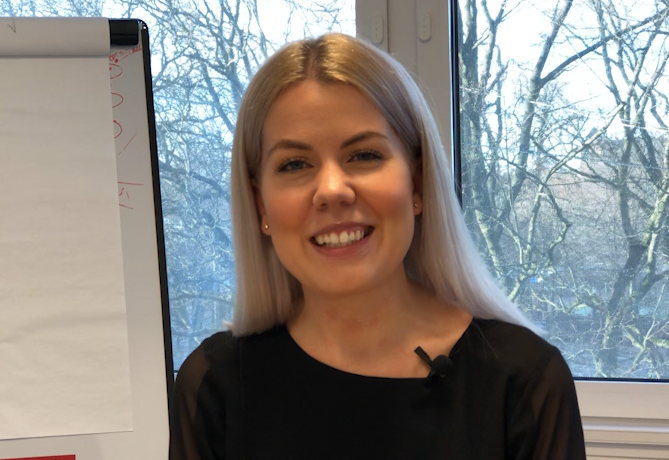 Therese Lidström på företaget Balder som är ett fastighetsbolag som använder digitala informationsskärmar från PLAYipp och tycker det är mycket framgångsrikt.